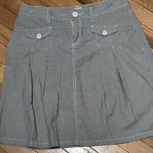 Bass Blue and White Stripped Pleated Skirt‎ Size Medium